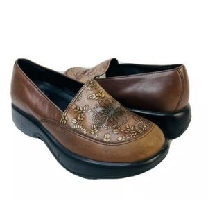 NWOT Dansko Brown Floral Women's Shoes size 42